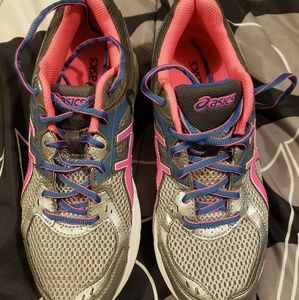 Asiscs running shoes